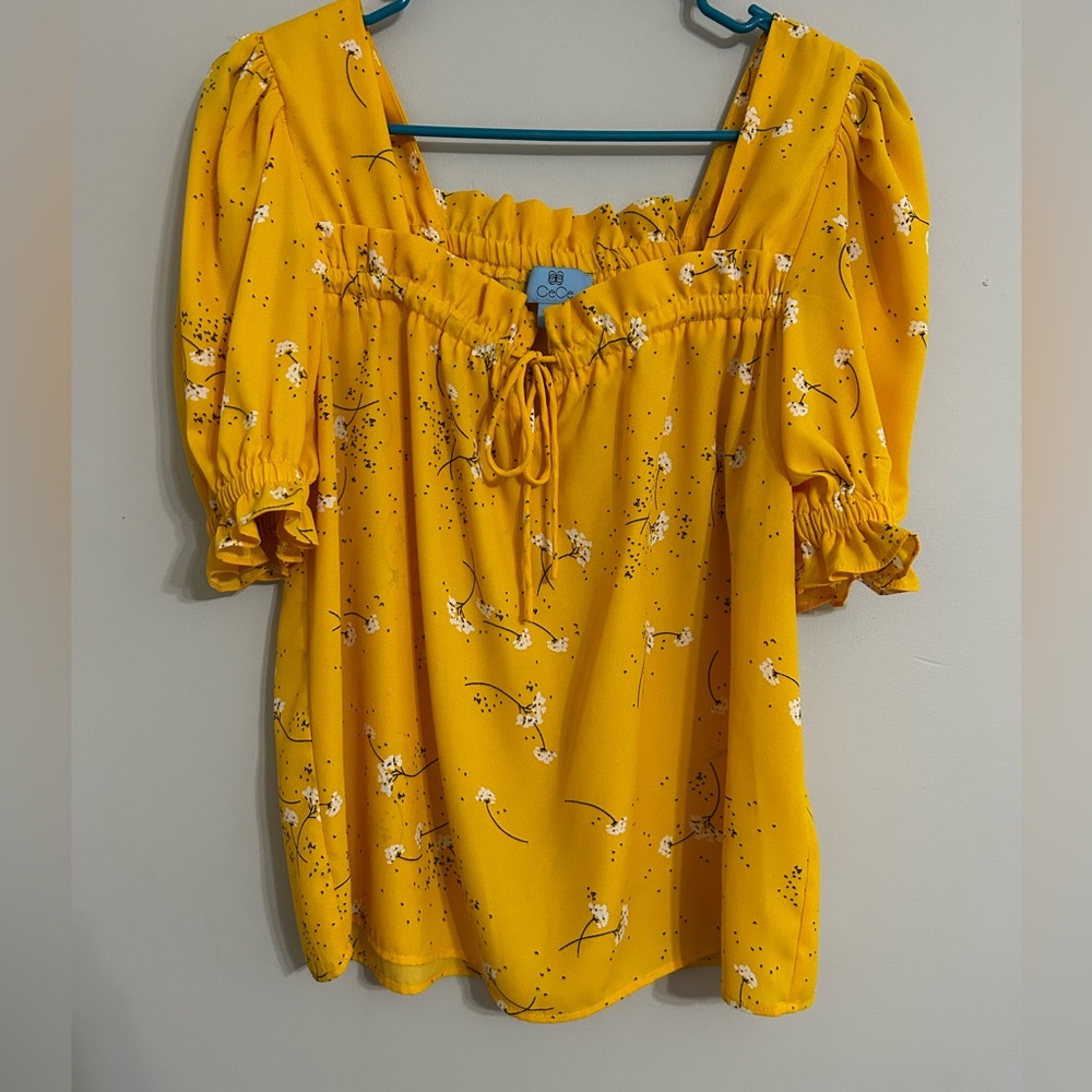 CeCe Yellow Floral Top Size XS